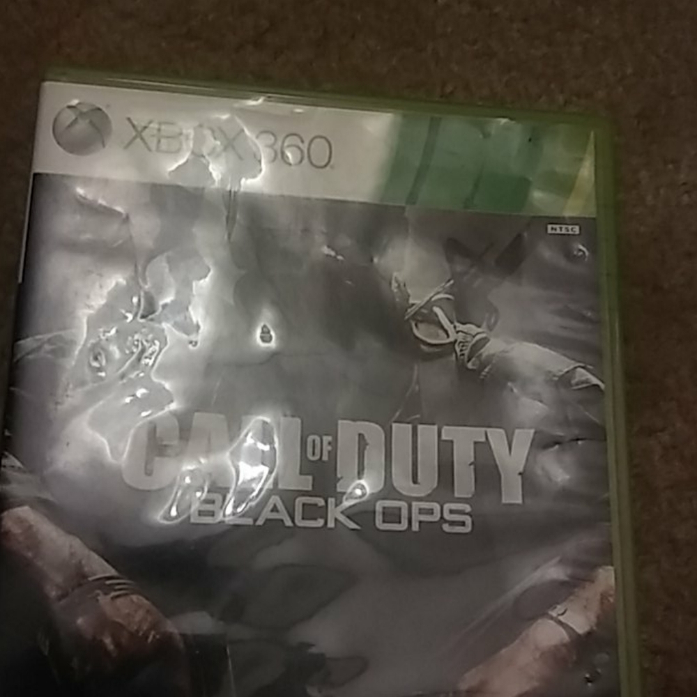 I'm selling call of duty black ops